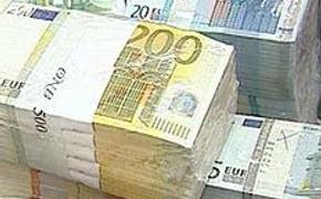 Евро и доллар продолжают теснить рубль
