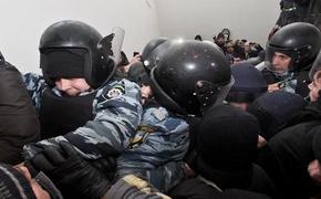 В Киеве подрались майдановцы и участники спецоперации