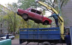В Петербурге эвакуировали автомобиль с четырехмесячным ребенком
