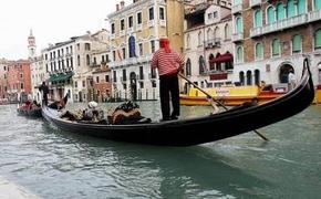 В Венеции туристов могут начать штрафовать за «шумный» багаж