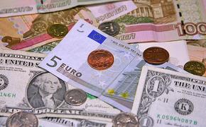 Доллар и евро достигли трехнедельного максимума