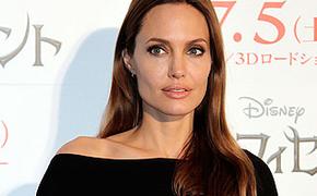 Американка решила заново родить Анджелину Джоли