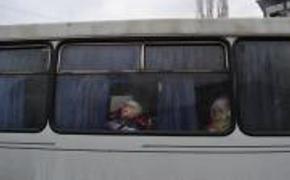 ДНР: сегодня утром в центре Донецка снаряд попал в автобусную остановку