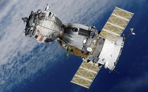 Капсула "Союза" с тремя космонавтами на борту приземлилась в Казахстане