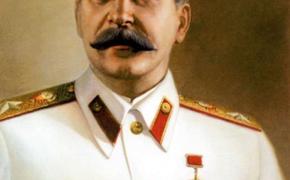 На торговом центре в Уссурийске установят мемориальную доску Сталина