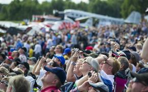 5 тысяч человек вышли на митинг, празднуя присоединение Крыма