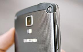 И всё-таки он с SD-слотом...