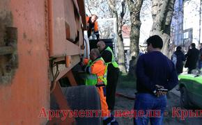 В улицы Симферополя закатали первые из миллиарда рублей