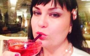 Аксенова просят убрать с госслужбы дочь украинского нардепа