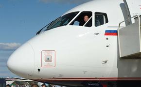 На борту самолета Москва - Петербург пассажир перерезал себе вены