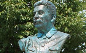 Перенос памятника Сталину в Пензе заинтересовал федеральных политиков