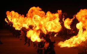 Артист фаер-шоу загорелся во время выступления в Уфе ВИДЕО