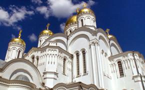 Петербургские ректоры попросили ускорить передачу Смольного собора в ведение РПЦ