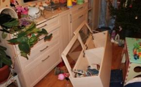 Семилетнюю девочку раздавил шкаф