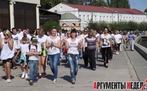 «Пешком к здоровью и долголетию!»: Всероссийский день ходьбы в Керчи ВИДЕО