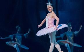 Беременная балерина шокирует поклонников своими фотографиями ФОТО