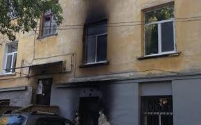 Поджог автомобилей в Симферополе переходит на дома