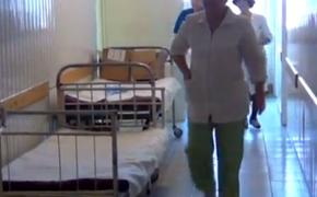 Керченские пенсионеры атакуют мобильный госпиталь