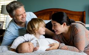 Обожженного в роддоме малыша готовы усыновить три семьи