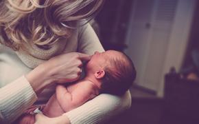 Ученые определили оптимальный возраст женщины для рождения одаренного ребенка