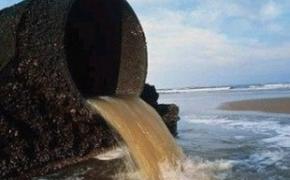 Феодосийцев просят не сливать канализационные отходы в море