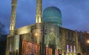 Главный муфтий Санкт-Петербурга отстранен от должности "за аморалку"