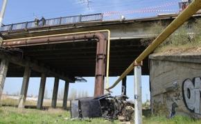В Интернет попали фото, как с «проклятого» моста в Керчи вылетел автомобиль