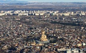 В Грузии прошел мощный ураган, в Тбилиси дома остались без крыш (ВИДЕО)