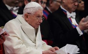Итальянский журналист «умертвил» почетного папу Римского Бенедикта XVI