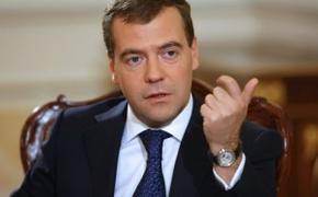 В Крыму Медведеву преподнесли намоленную икону