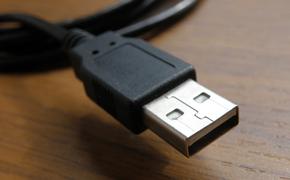 «Лаборатория Касперского» об опасности зарядки iPhone через USB-порты