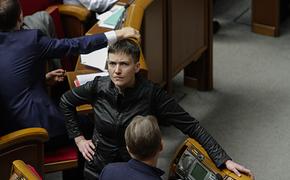 Надежда Савченко заснула во время обсуждения национальной безопасности (ВИДЕО)