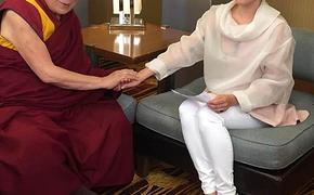 В Китае запретили Леди Гагу из-за её встречи с Далай-ламой