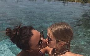 Викторию Бэкхем критикуют: она "неправильно" целует дочку (ФОТО)