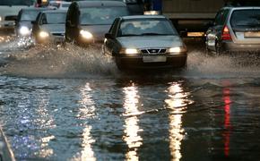 Сильнейший ливень обрушился на Москву и область