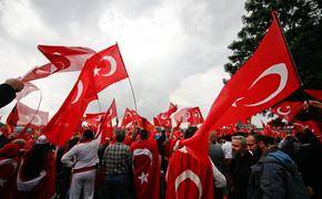В Турции после попытки госпереворота от работы отстранили более 60 тысяч человек