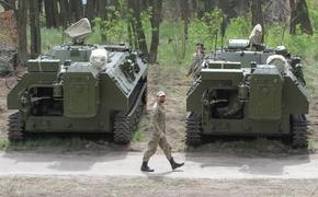 Украинская армия подтянула к границе с Крымом тяжелое вооружение