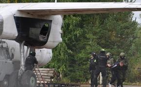 Террористы, захватившие самолет, приказали посадить его в Кирове