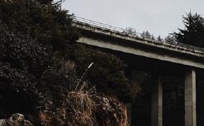 В Китае обрушился автомобильный мост