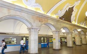 Белорус упал на рельсы на станции метро в Москве
