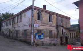 В крымском Бахчисарае сносят историческое здание (ФОТО)