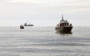 Российские пограничники задержали в российских водах рыболовное судно КНДР