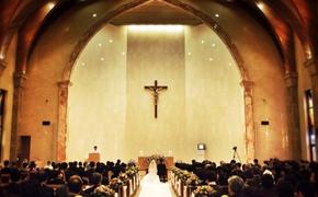 Церковь и загс объединились: в храме Саратова зарегистрировали брак