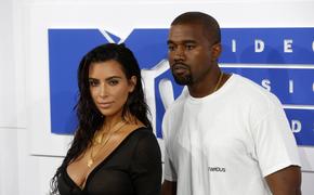 Ким Кардашьян покинула больного мужа и отметила День благодарения без него