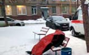 В Челябинске на детской площадке нашли тело мужчины