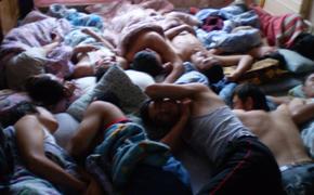 "Резиновая квартира" в Екатеринбурге вместила почти 300 иностранцев