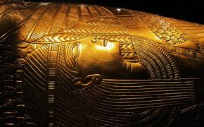 Археологи, изучающие гробницу Тутанхамона, стоят на пороге великого открытия