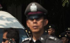 Буддийские монахи устроили стычку с полицией в Таиланде