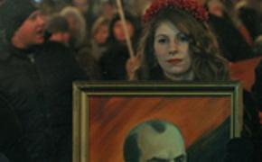 Националисты маршируют по Киеву в честь годовщины "евромайдана"