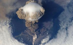 Первое за несколько лет извержение вулкана Безымянный началось на Камчатке